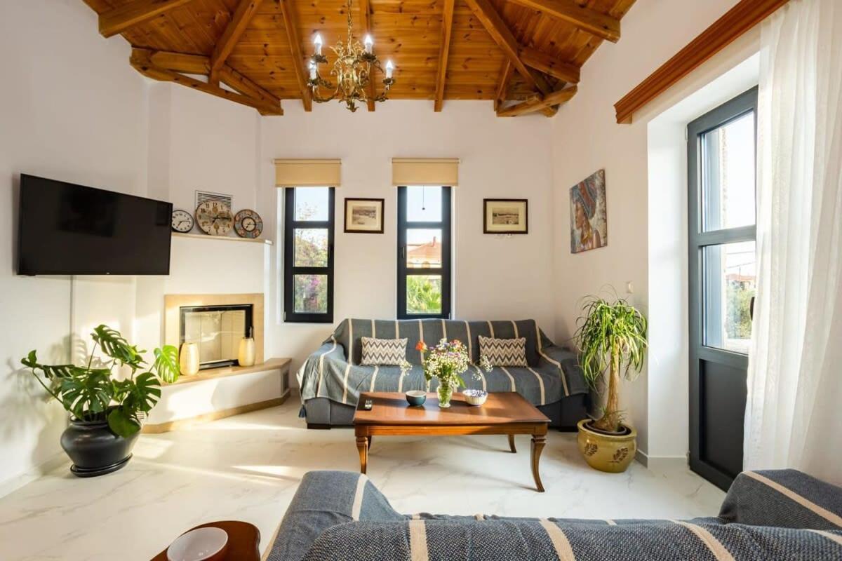 Mani Stone Built Home A Breath Away To The Sea 斯陶帕 外观 照片
