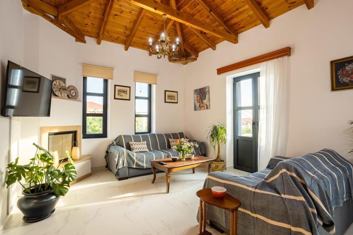 Mani Stone Built Home A Breath Away To The Sea 斯陶帕 外观 照片