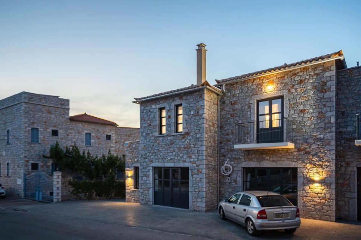 Mani Stone Built Home A Breath Away To The Sea 斯陶帕 外观 照片