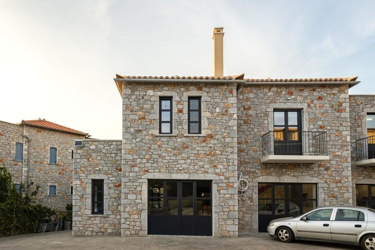 Mani Stone Built Home A Breath Away To The Sea 斯陶帕 外观 照片
