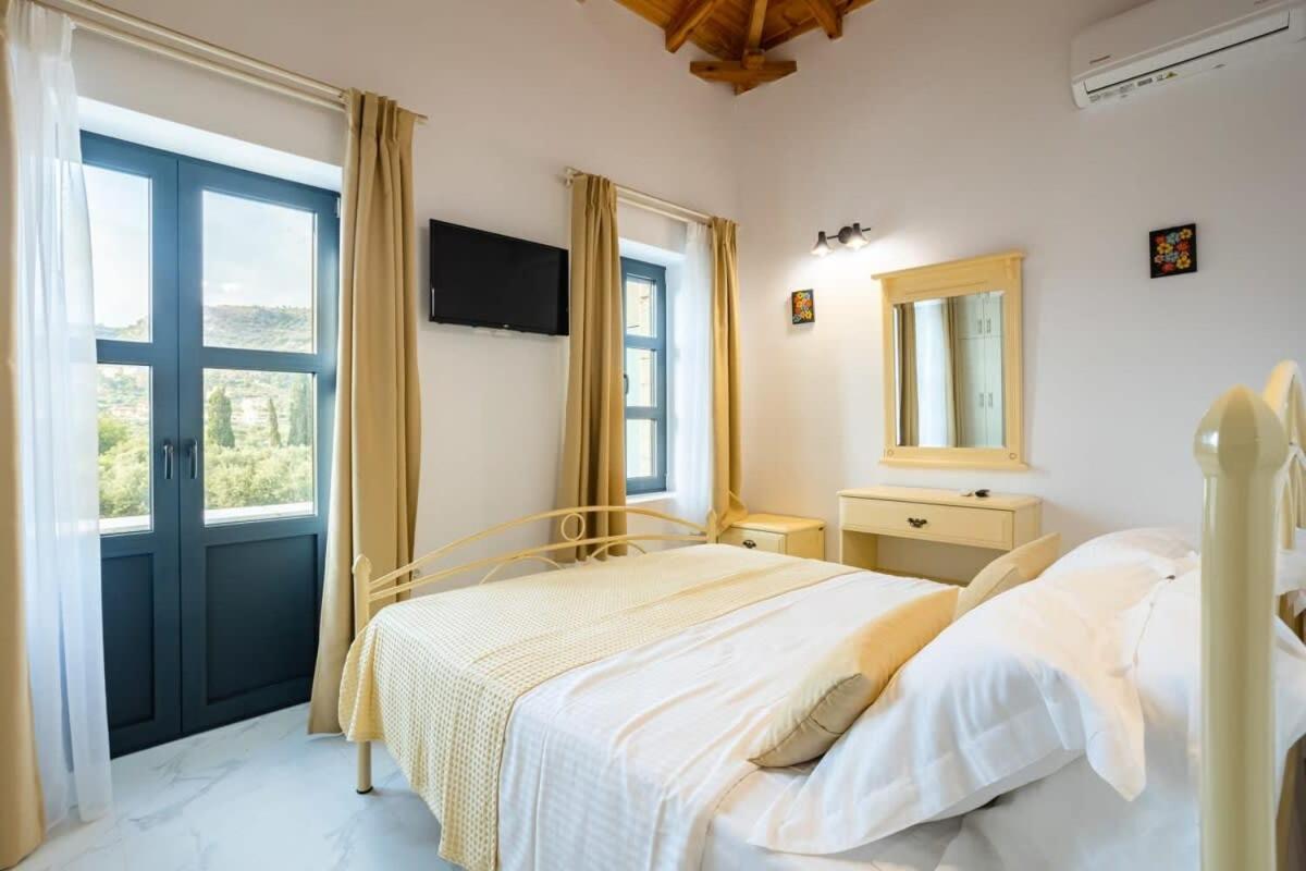 Mani Stone Built Home A Breath Away To The Sea 斯陶帕 外观 照片