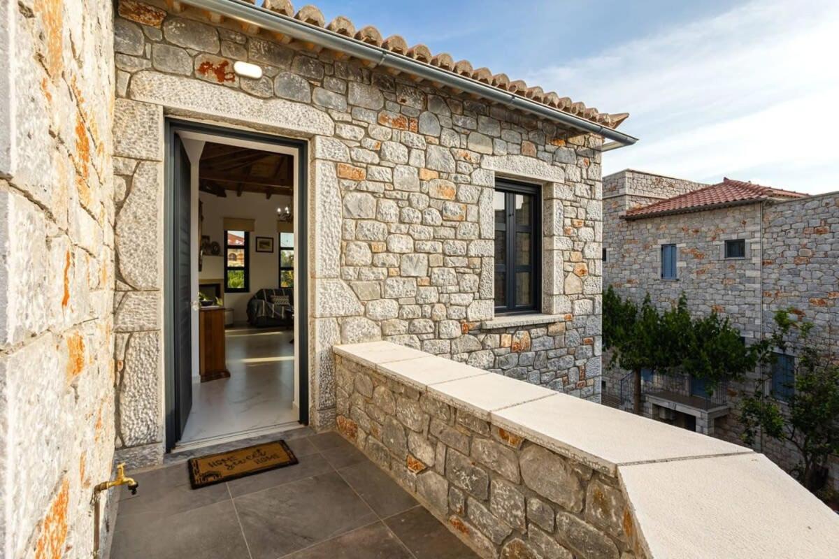 Mani Stone Built Home A Breath Away To The Sea 斯陶帕 外观 照片